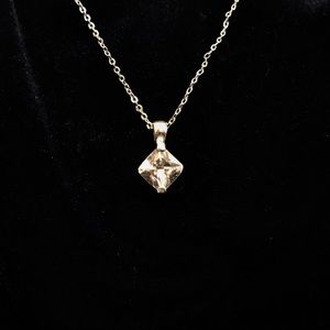 Thin small pendant Necklace